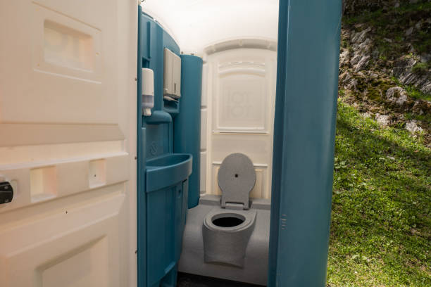 Best Portable restroom trailer rental  in Riverdale, GA