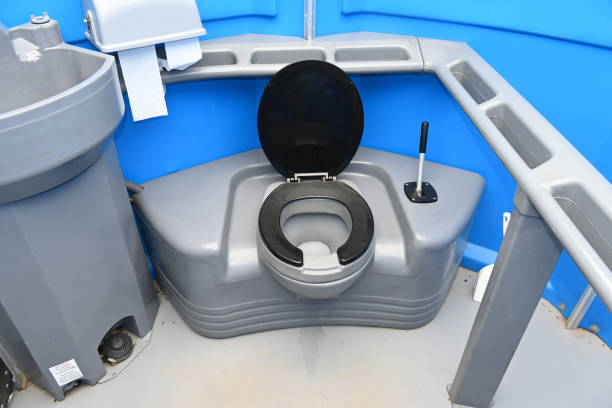 Best Portable restroom trailer rental  in Riverdale, GA